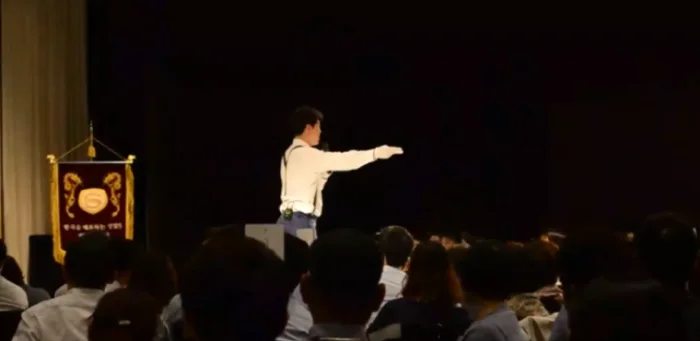 한국을 대표하는 인물, 무대에 서다
